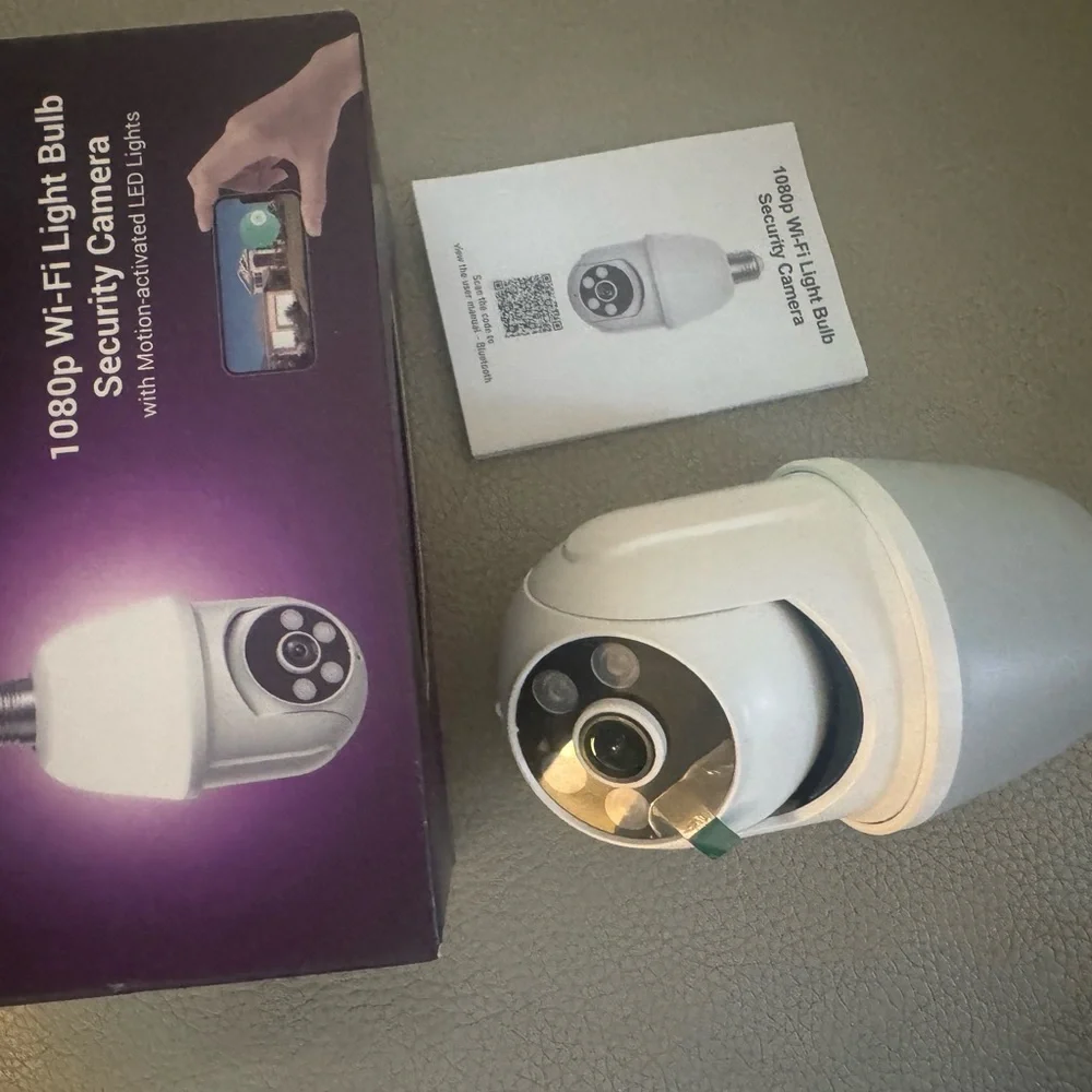 1080p Wi‑Fi Light Bulb Security Camera - White